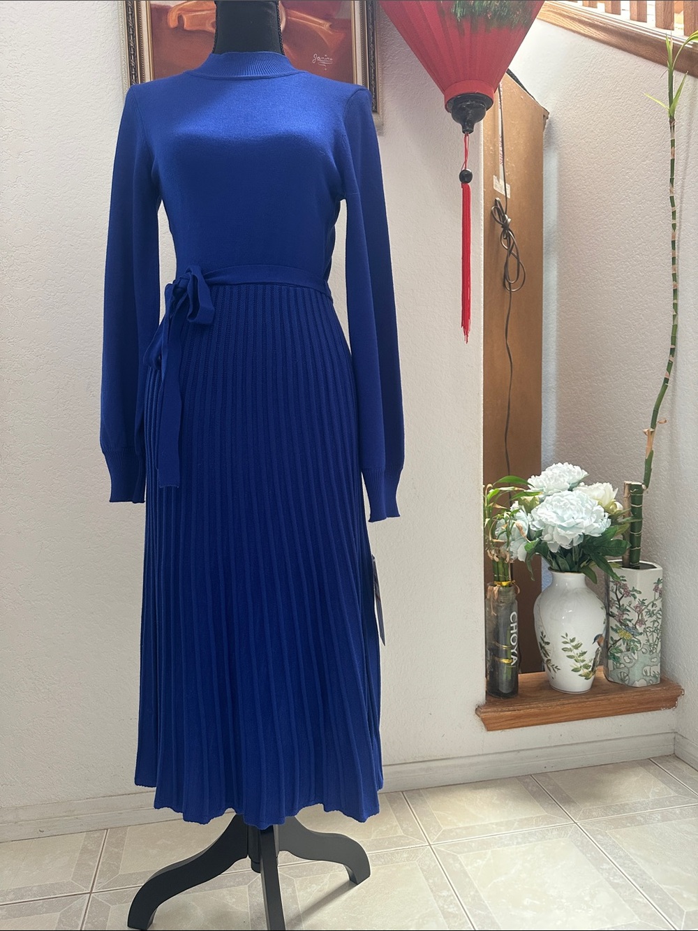 Elegant Women's Royal Blue Long-Sleeve Pleated Knit Dress